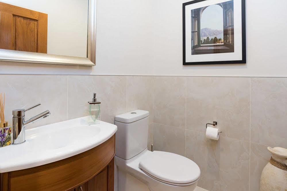 Aldaha Luxury Accommodation Blenheim Exterior photo