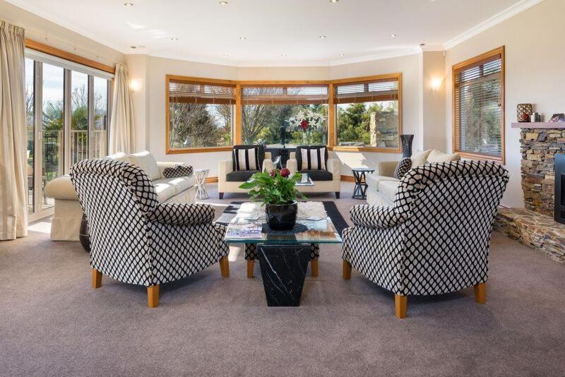 Aldaha Luxury Accommodation Blenheim Exterior photo