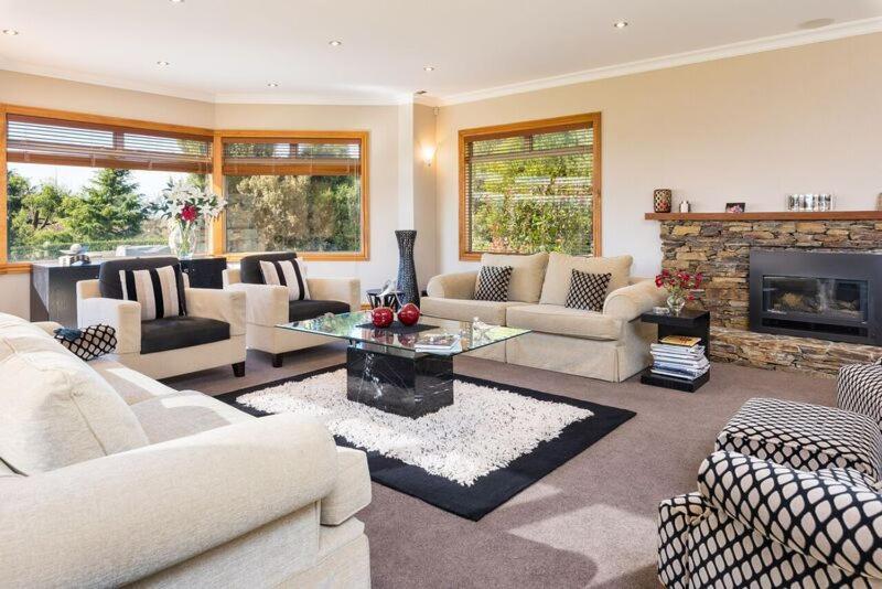 Aldaha Luxury Accommodation Blenheim Exterior photo